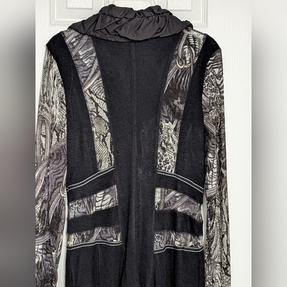 Womens (L) Black&Gray Front-Zip Cardigan w/Ruched V-Neck Collar & Sheer Sleeves - Picture 8 of 14